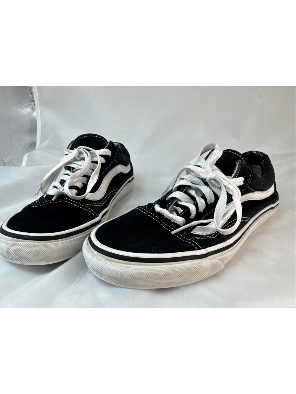 Vans Old Skool  Skateboarding Shoes size M 6.5 /W 8 Black White Good 👟